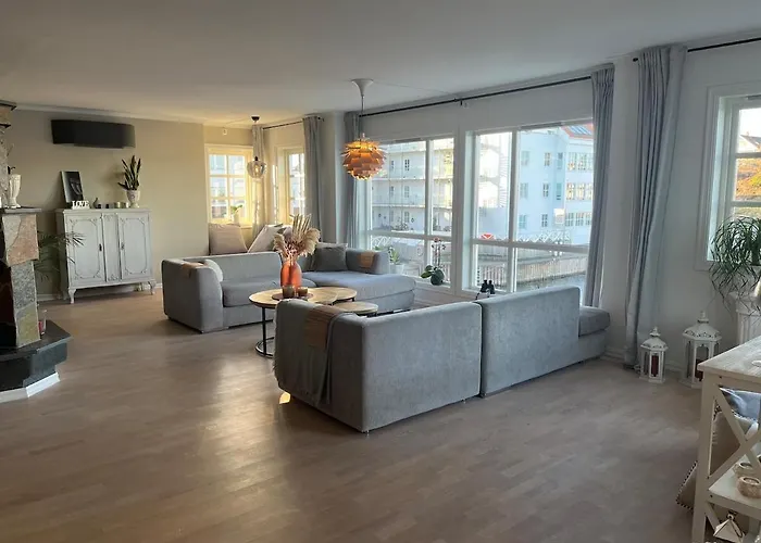Large Apartment By The Sea For Rent During Ons